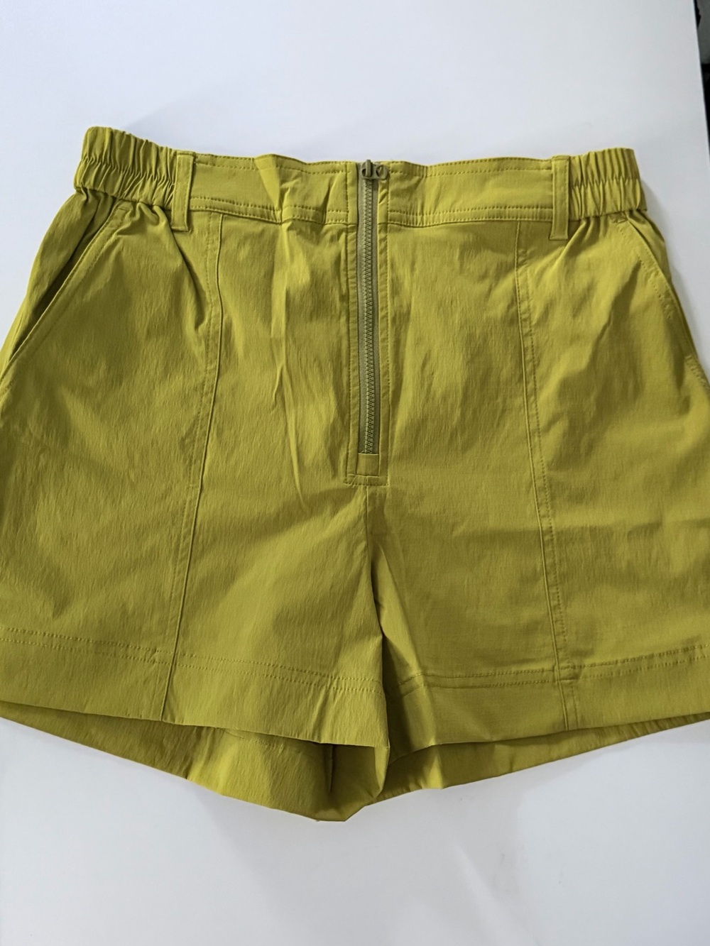 NWT Madewell Zip Front Tapered Shorts size M
